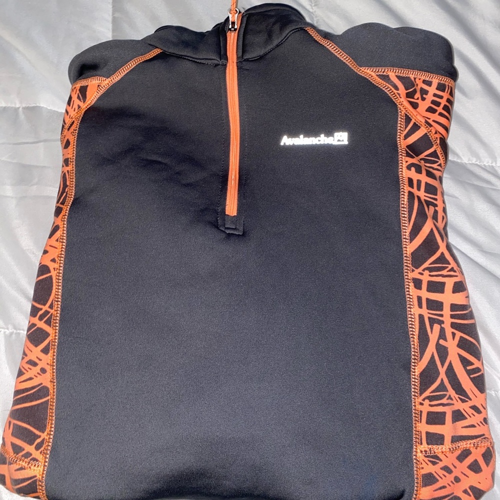 NWOT AVALANCHE PULL OVER